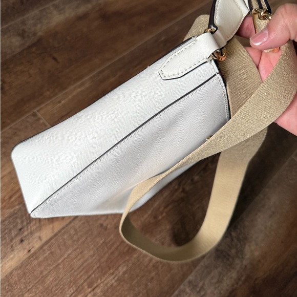 Michael Kors Jet Set Travel Small Messenger Bag - Picture 8 of 12